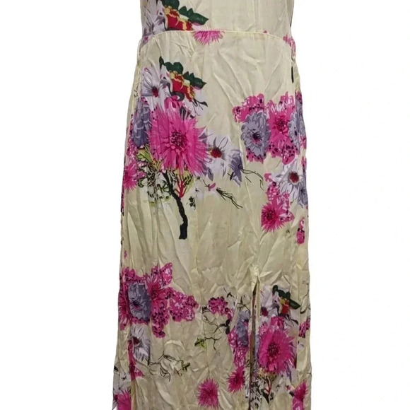 Lovely in Bahli Floral Open Back Dress With Back-Slit Tags - Picture 3 of 11